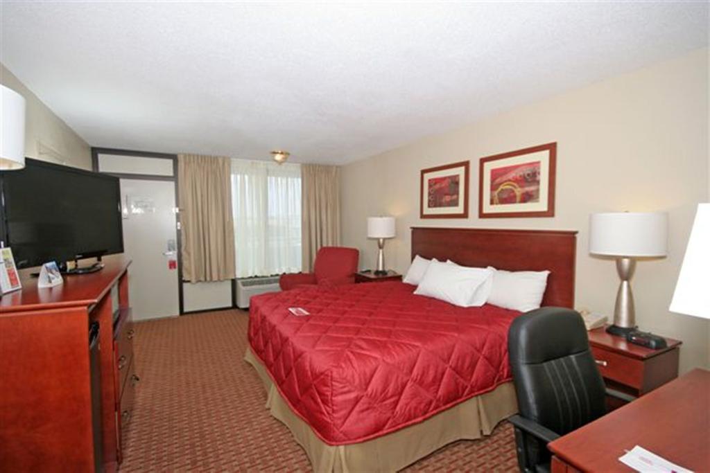 Ramada Burlington Hotel And Conference Center Oda fotoğraf