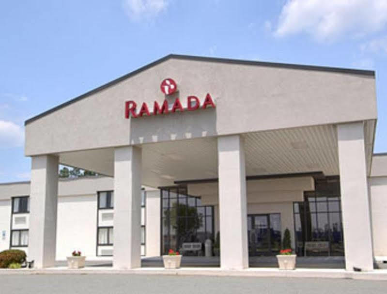 Ramada Burlington Hotel And Conference Center Dış mekan fotoğraf